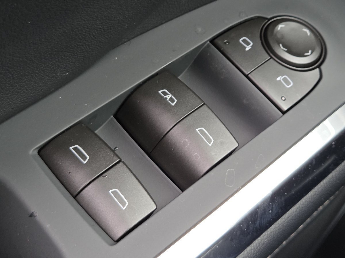 2027 Chevrolet Traverse Z71 - Photo 35