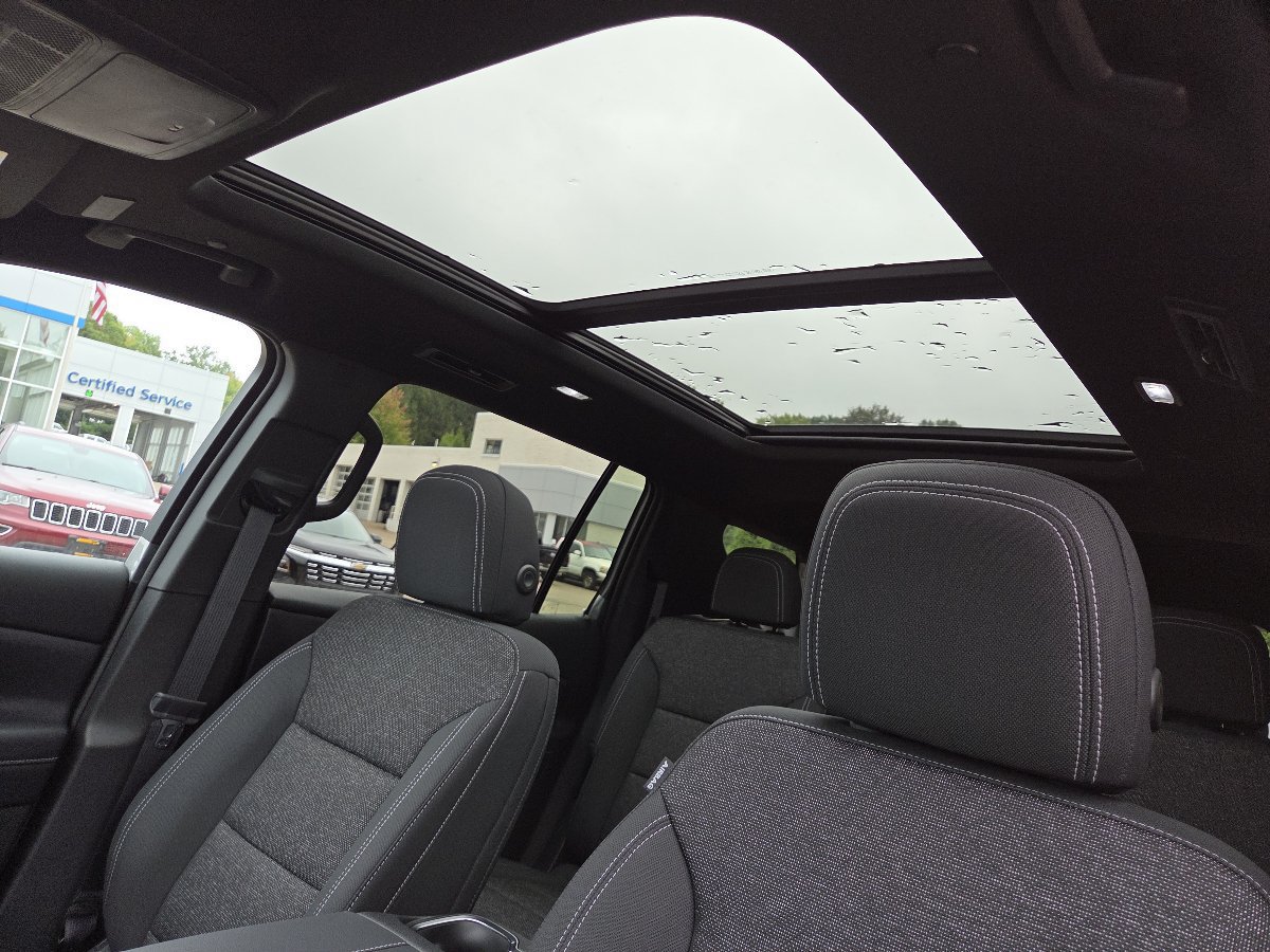 New 2027 Chevrolet Traverse LT SUV