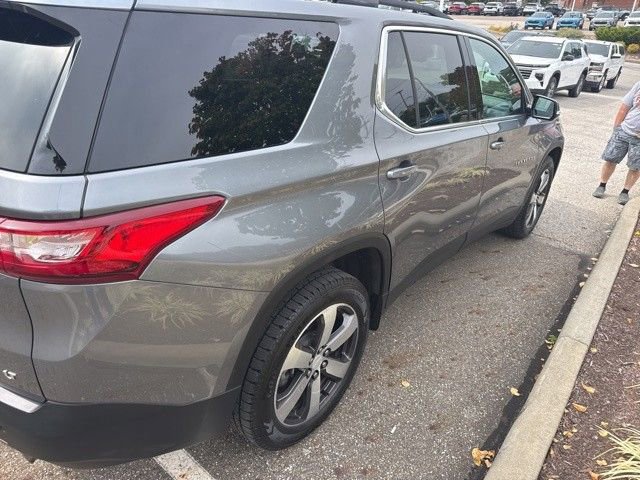 2020 Chevrolet Traverse Leather photo 2