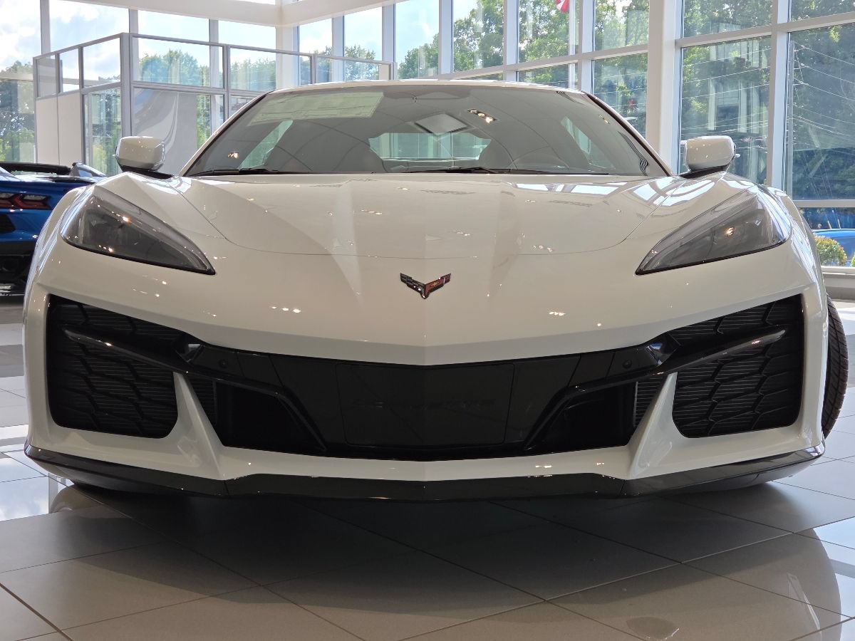 2027 Chevrolet Corvette 3LT - Photo 17