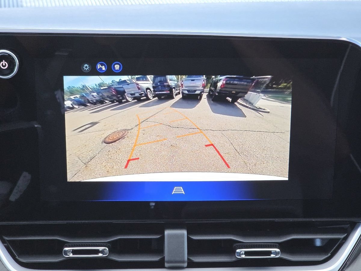 2027 Chevrolet Equinox LT - Photo 8