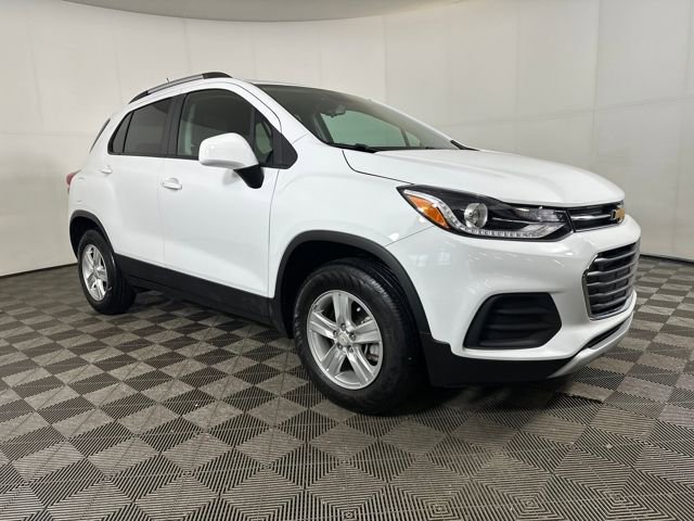 Used 2022 Chevrolet Trax LT with VIN KL7CJPSM2NB568701 for sale in Stow, OH