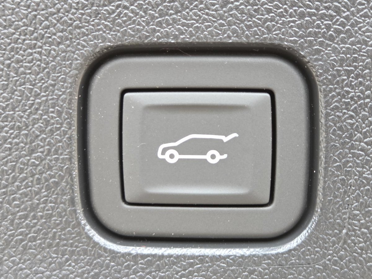 2027 Chevrolet Traverse Z71 - Photo 23
