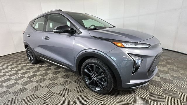Used 2022 Chevrolet Bolt EUV Premier with VIN 1G1FZ6S03N4128581 for sale in Stow, OH