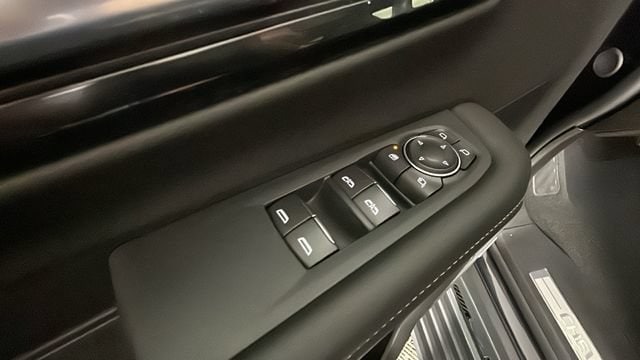 2026 Chevrolet Suburban Premier - Photo 10