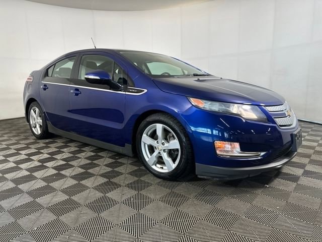 Used 2013 Chevrolet Volt Base with VIN 1G1RA6E46DU147952 for sale in Stow, OH