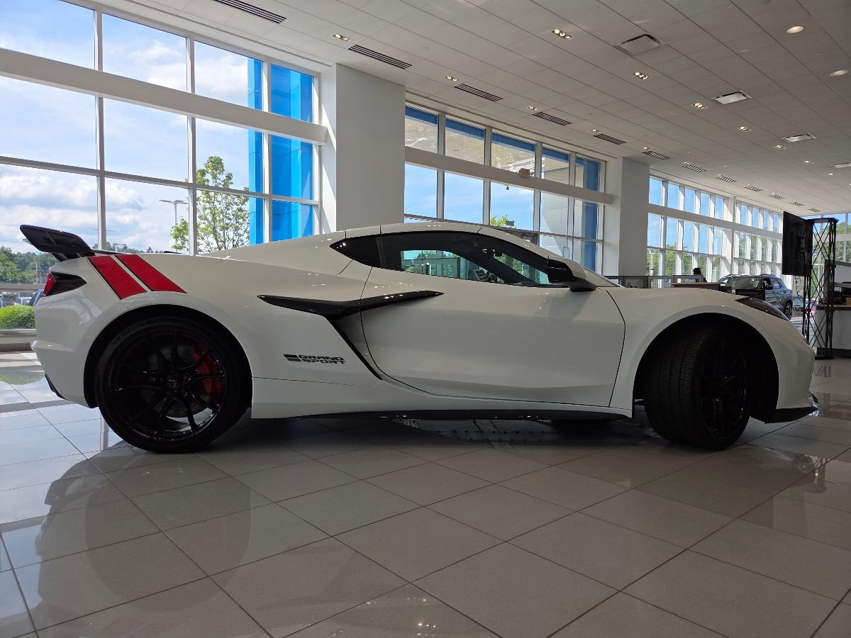 2027 Chevrolet Corvette 3LT - Photo 24