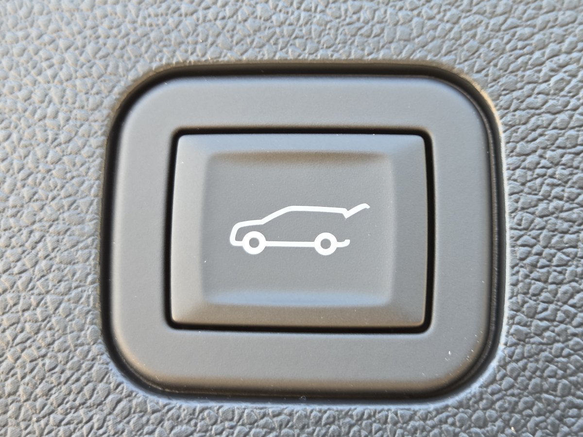 2027 Chevrolet Equinox LT - Photo 25
