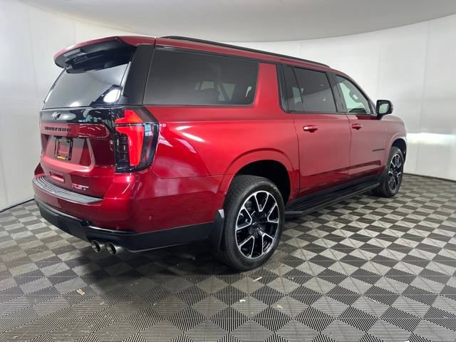 2025 Chevrolet Suburban RST photo 3