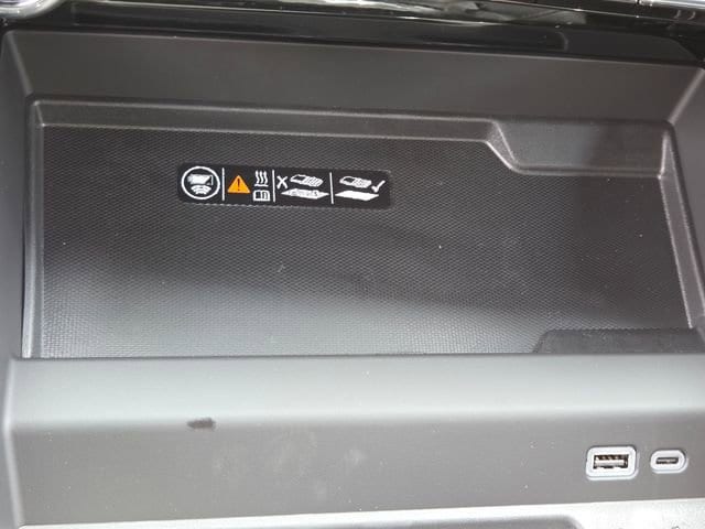 2026 Chevrolet Suburban High Country - Photo 11