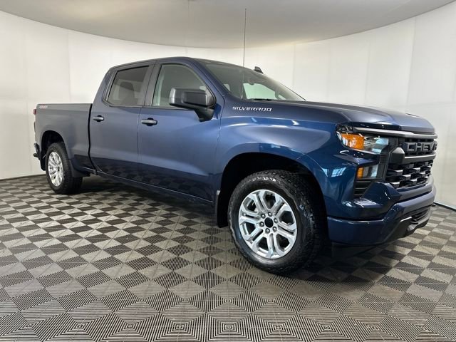 2023 Chevrolet Silverado 1500 Custom photo 2