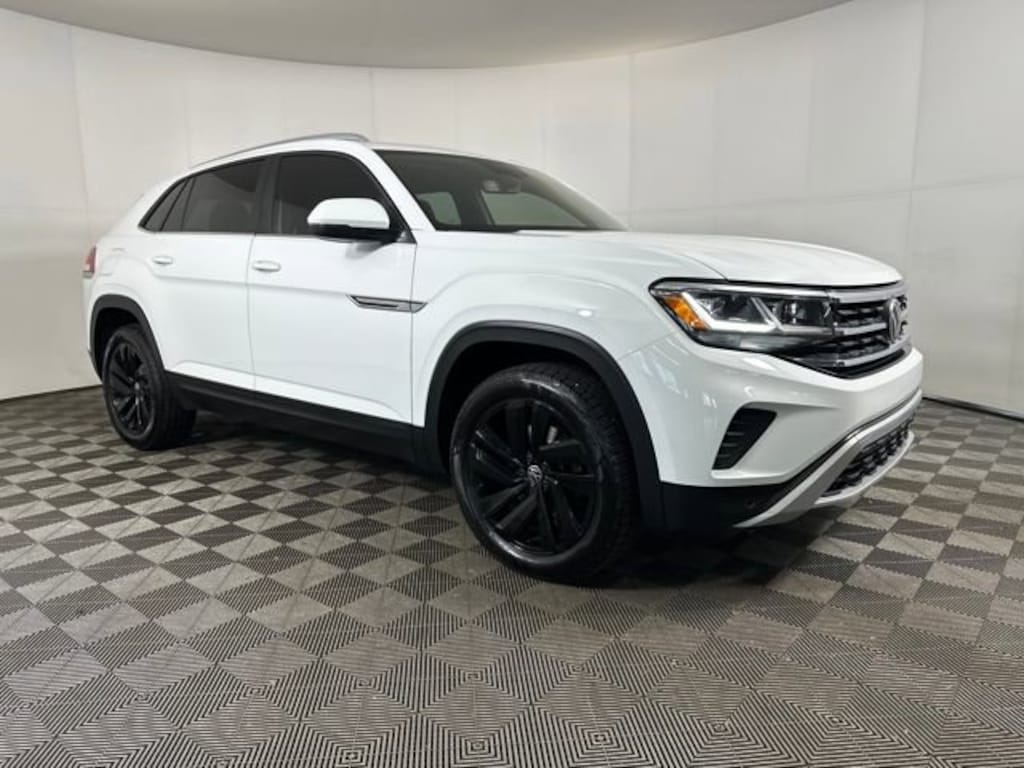 Used 2022 Volkswagen Atlas Cross Sport 2.0T SE w/Technology SUV