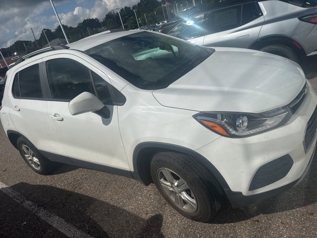 2022 Chevrolet Trax LT photo 2