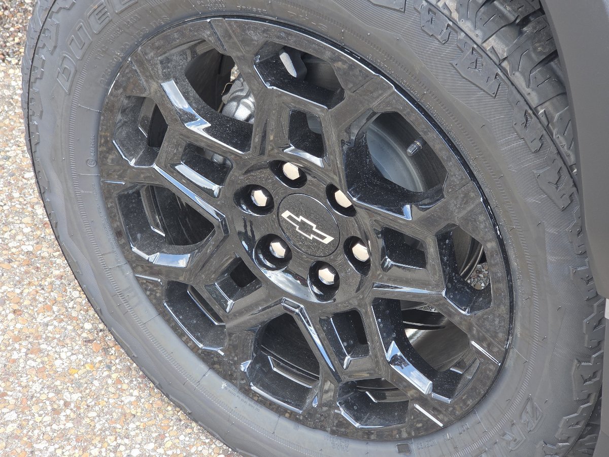 2026 Chevrolet Colorado Trail Boss - Photo 13