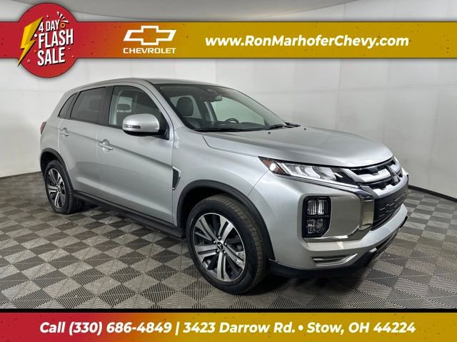 2024 Mitsubishi Outlander Sport SE's photo