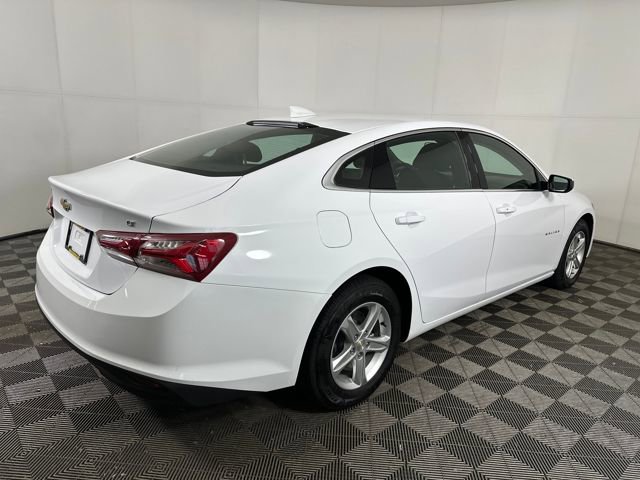 2022 Chevrolet Malibu 1LT photo 2