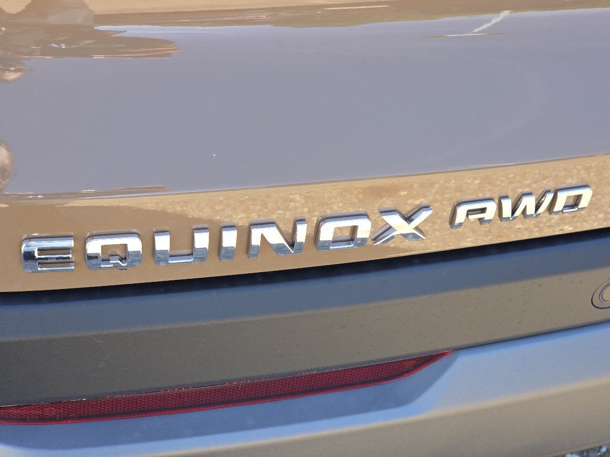2027 Chevrolet Equinox LT - Photo 6