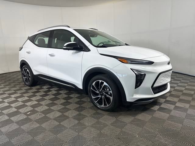 Used 2022 Chevrolet Bolt EUV Premier with VIN 1G1FZ6S03N4123364 for sale in Stow, OH