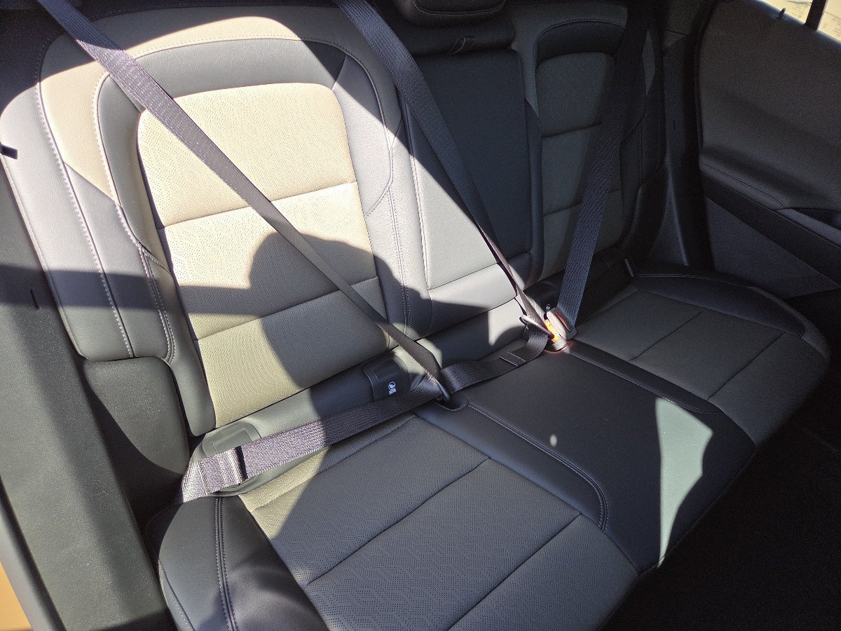 2027 Chevrolet Equinox LT - Photo 27