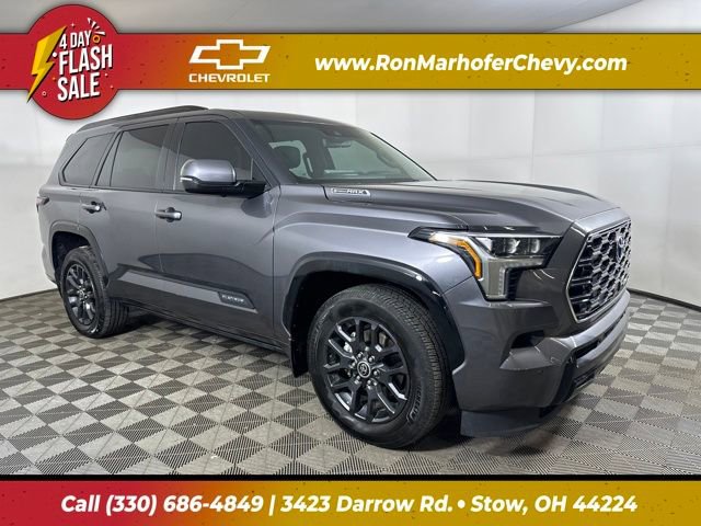 2023 Toyota Sequoia Platinum's photo