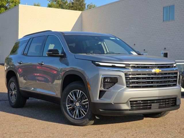 2026 Chevrolet Traverse photo 2