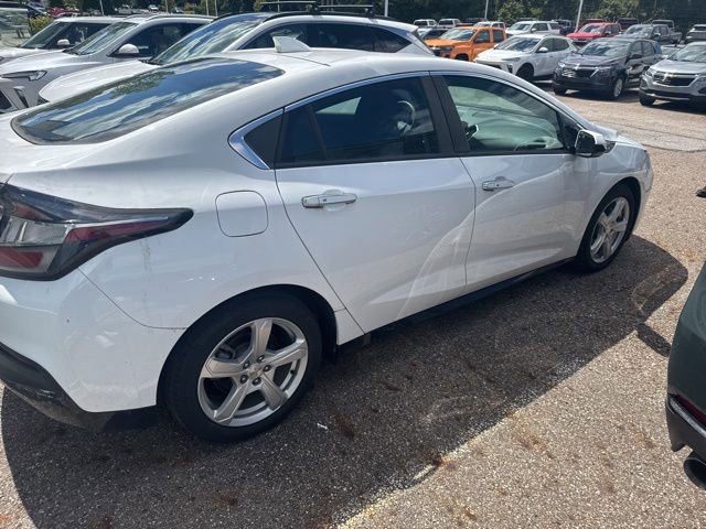 2018 Chevrolet Volt LT photo 2