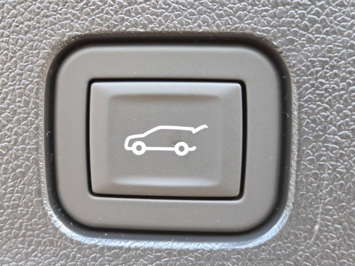 2027 Chevrolet Traverse LT - Photo 26