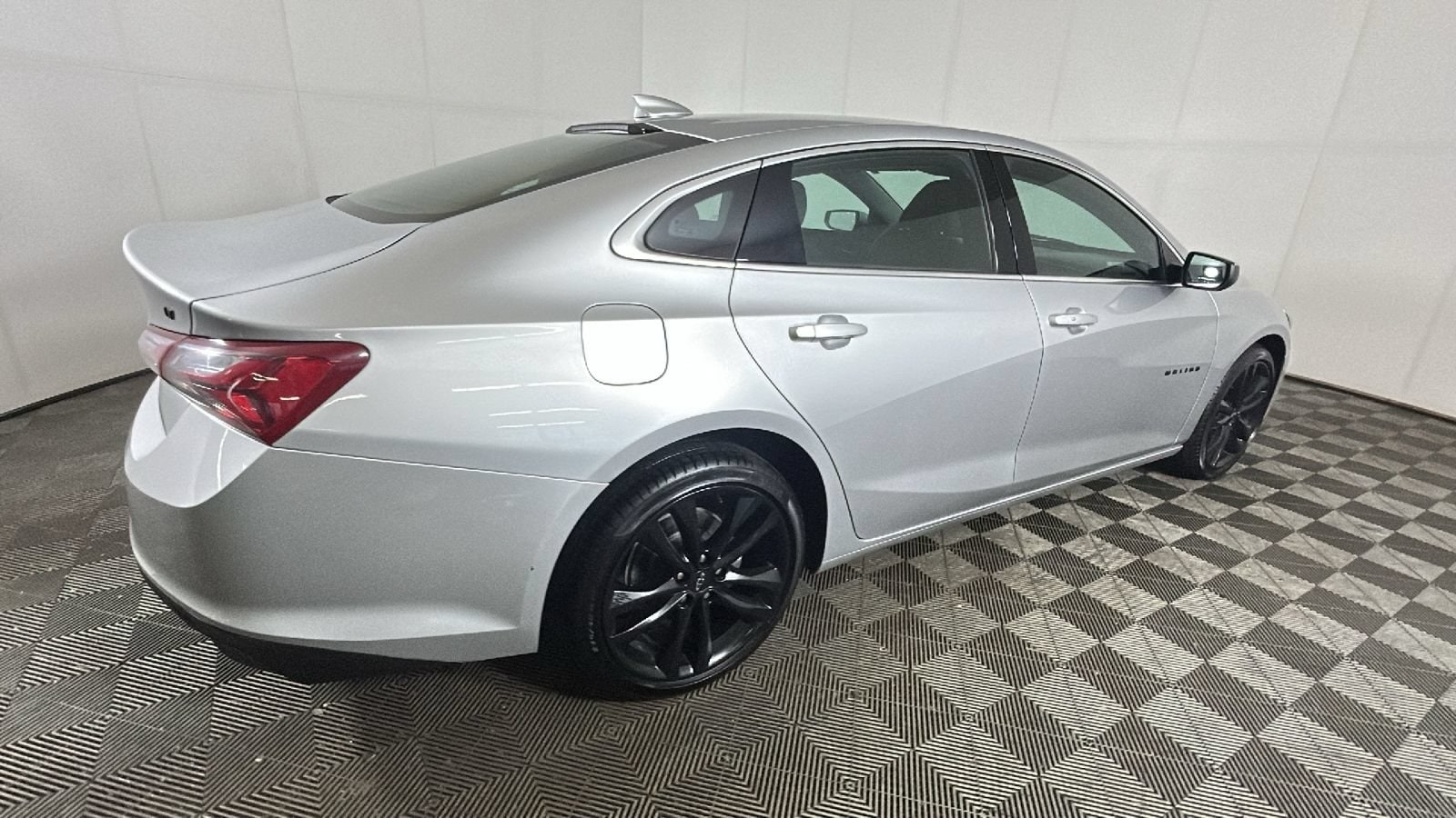 Used 2022 Chevrolet Malibu LT with VIN 1G1ZD5ST5NF165989 for sale in Stow, OH