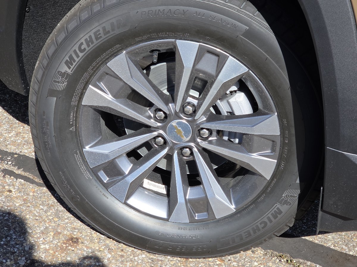 2027 Chevrolet Equinox LT - Photo 15