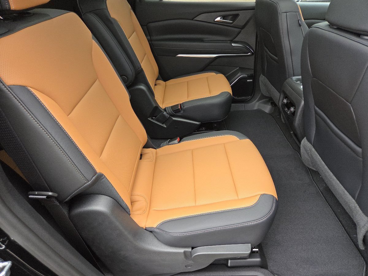2027 Chevrolet Traverse Z71 - Photo 24