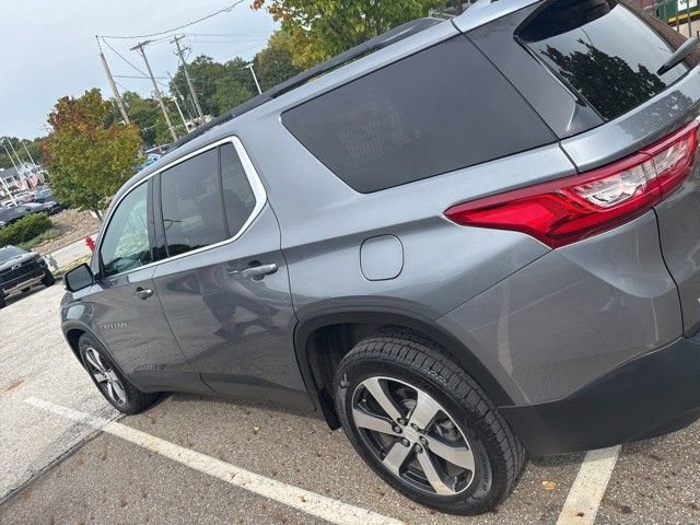 2020 Chevrolet Traverse Leather photo 3
