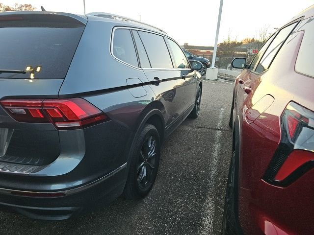 2023 Volkswagen Tiguan SE photo 3