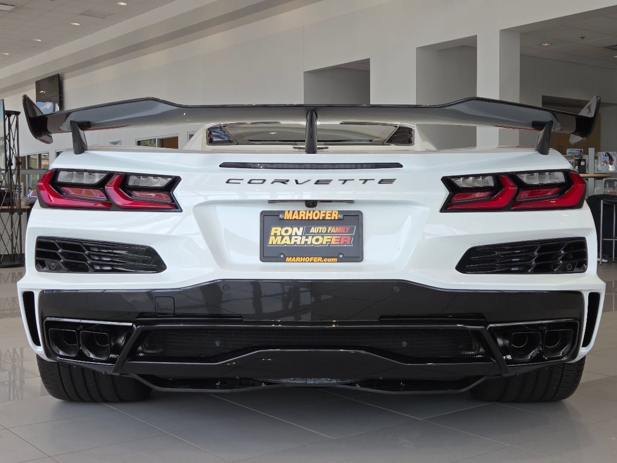 2027 Chevrolet Corvette 3LT - Photo 22