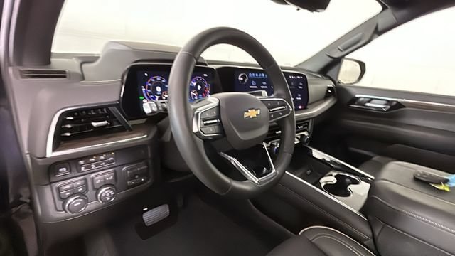 2026 Chevrolet Suburban Premier - Photo 13