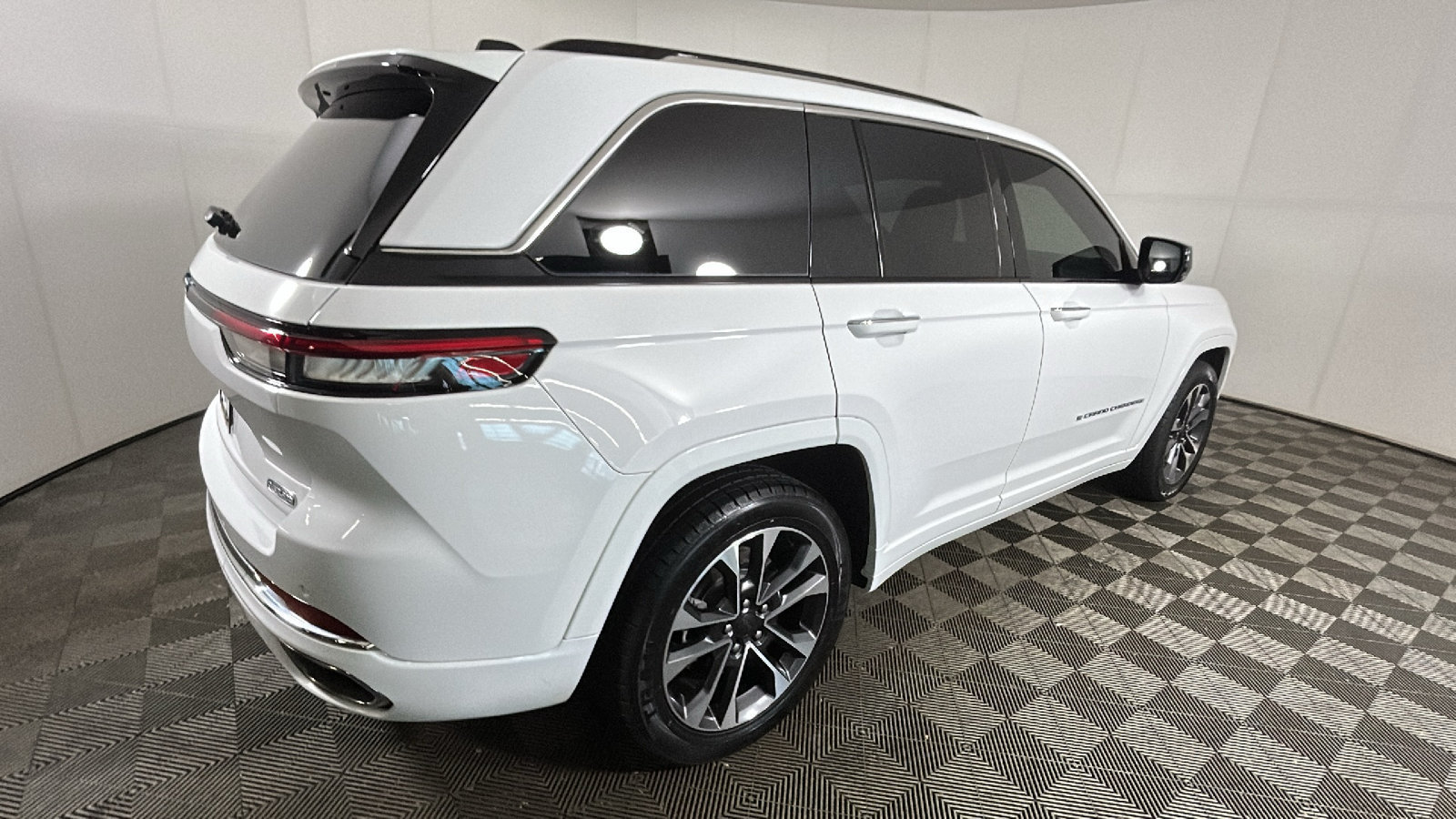 Used 2023 Jeep Grand Cherokee 4xe Overland SUV