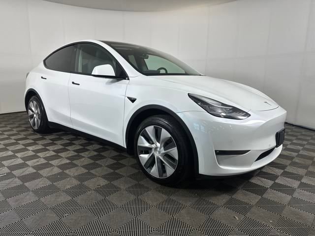 Used 2021 Tesla Model Y Long Range with VIN 5YJYGDEE9MF301092 for sale in Northfield, Minnesota