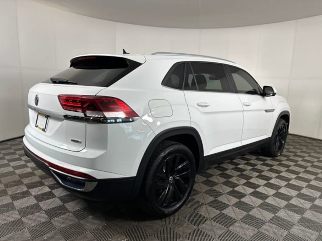 Used 2022 Volkswagen Atlas Cross Sport 2.0T SE w/Technology SUV