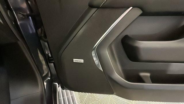 2026 Chevrolet Suburban Premier - Photo 31