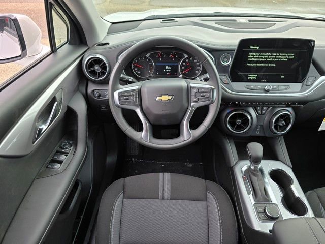 2025 Chevrolet Blazer 2LT photo 3