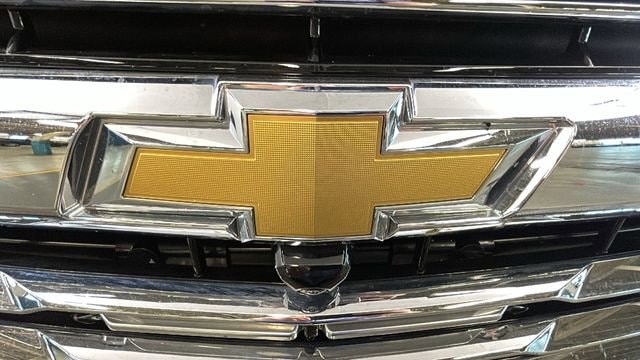 2026 Chevrolet Suburban Premier - Photo 8