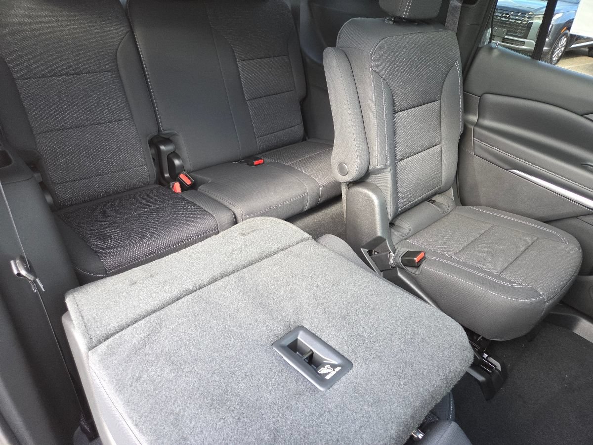 2027 Chevrolet Traverse LT - Photo 28