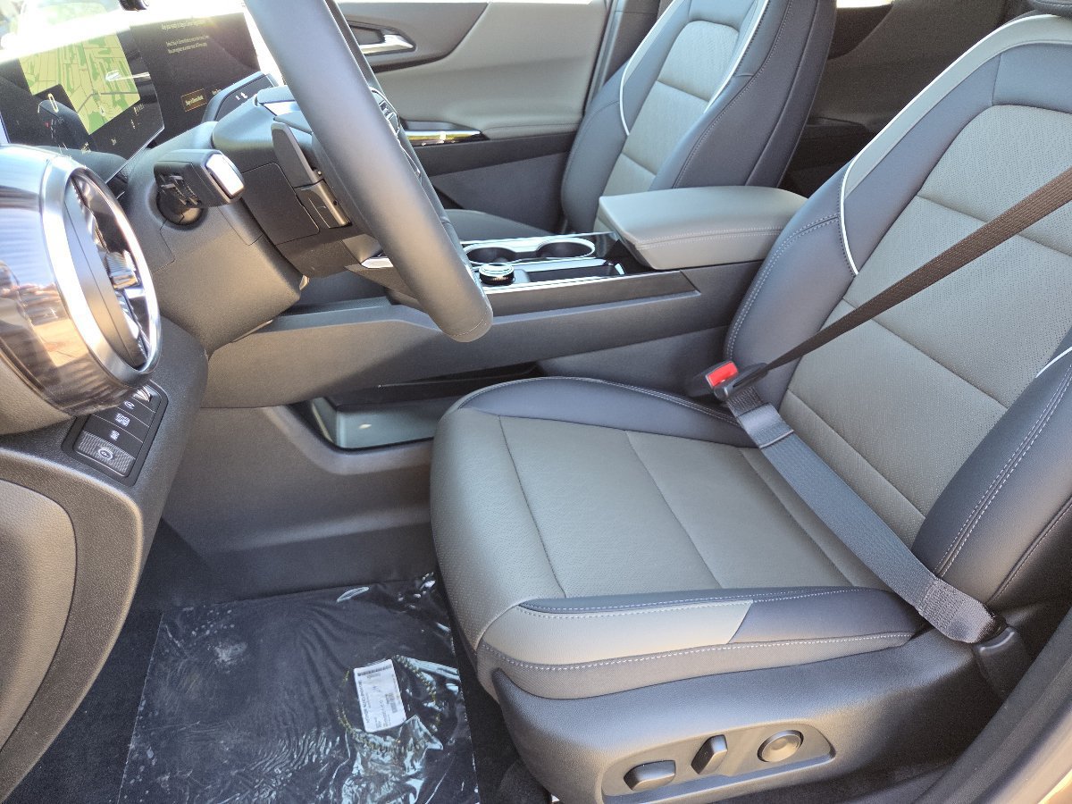 2027 Chevrolet Equinox LT - Photo 30