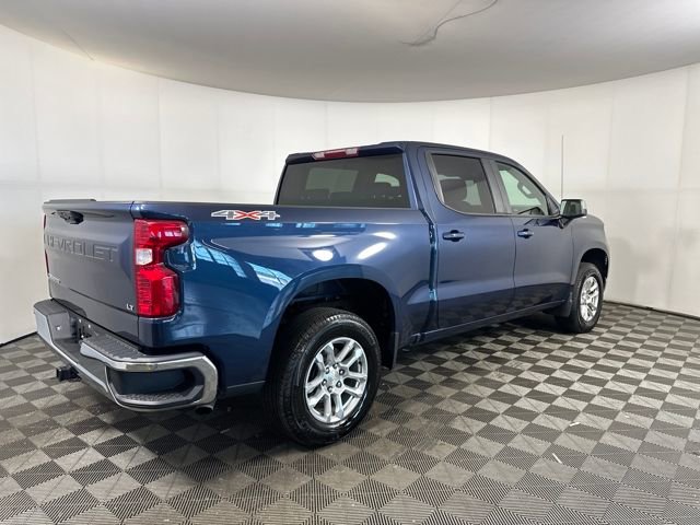 2022 Chevrolet Silverado photo 3