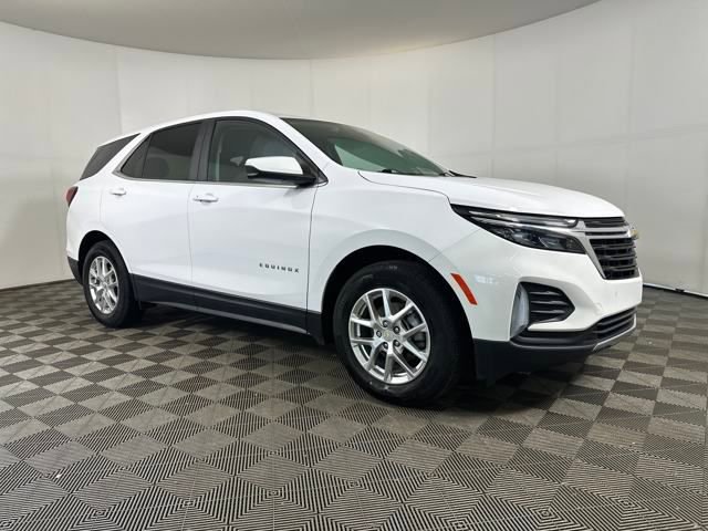 Used 2022 Chevrolet Equinox LT with VIN 3GNAXKEV3NL211923 for sale in Stow, OH