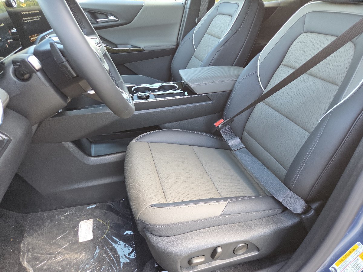 2027 Chevrolet Equinox LT - Photo 29