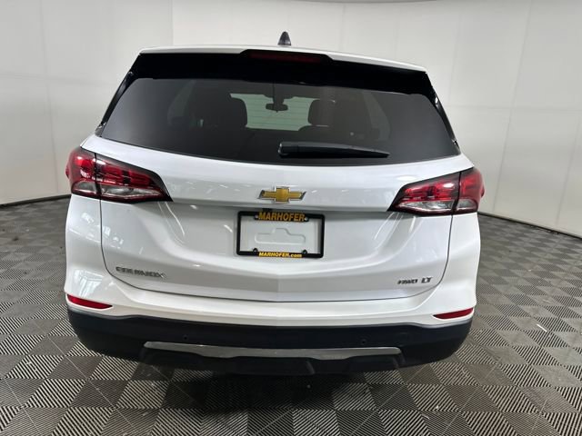 2022 Chevrolet Equinox LT photo 2