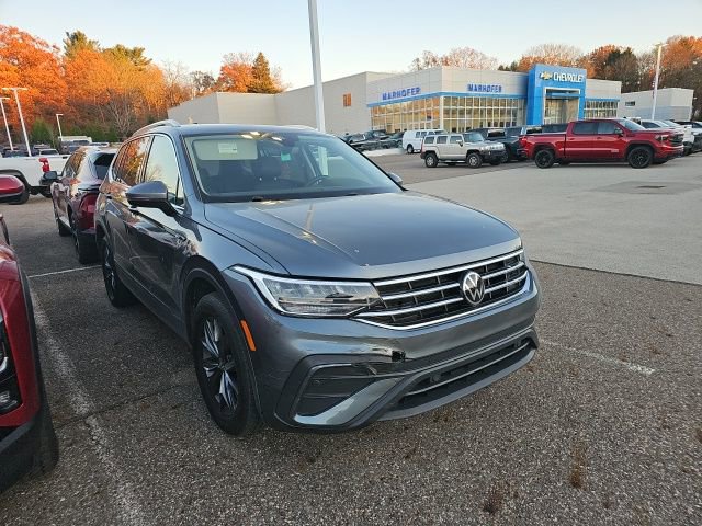 2023 Volkswagen Tiguan SE photo 2