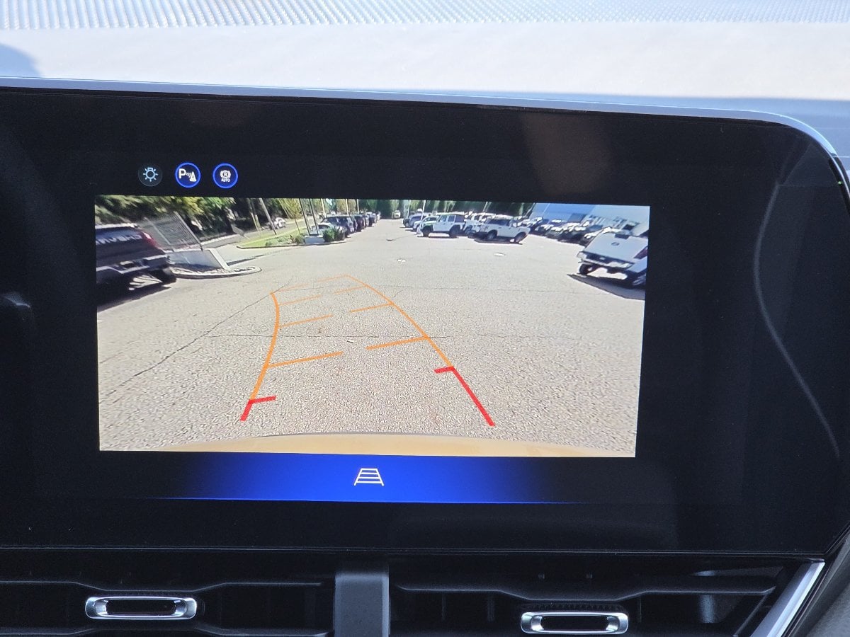 2027 Chevrolet Equinox LT - Photo 9