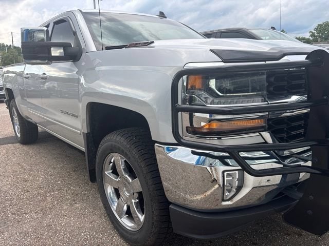 Used 2017 Chevrolet Silverado 1500 LT with VIN 1GCVKREH1HZ122666 for sale in Stow, OH