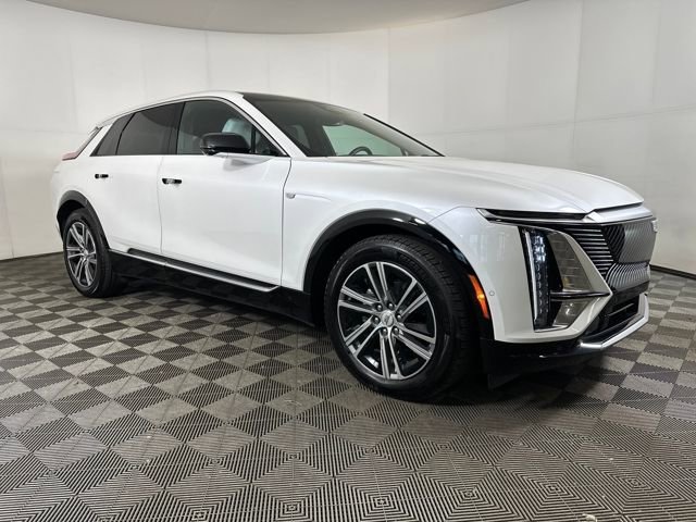 Used 2024 Cadillac LYRIQ Luxury 1 with VIN 1GYKPPRL9RZ102412 for sale in Stow, OH